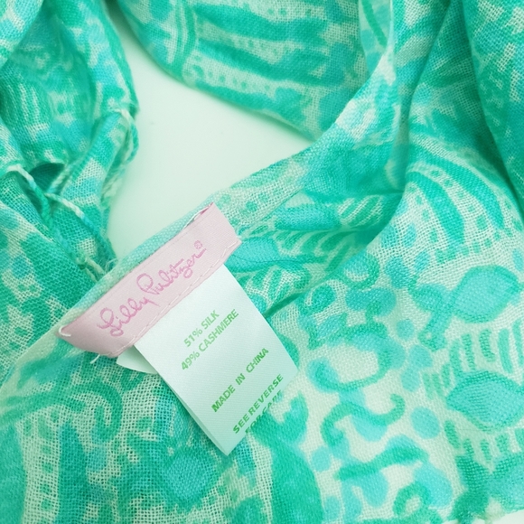 Lilly Pulitzer Sheer Fish Tassel Wrap Scarf - Picture 5 of 5